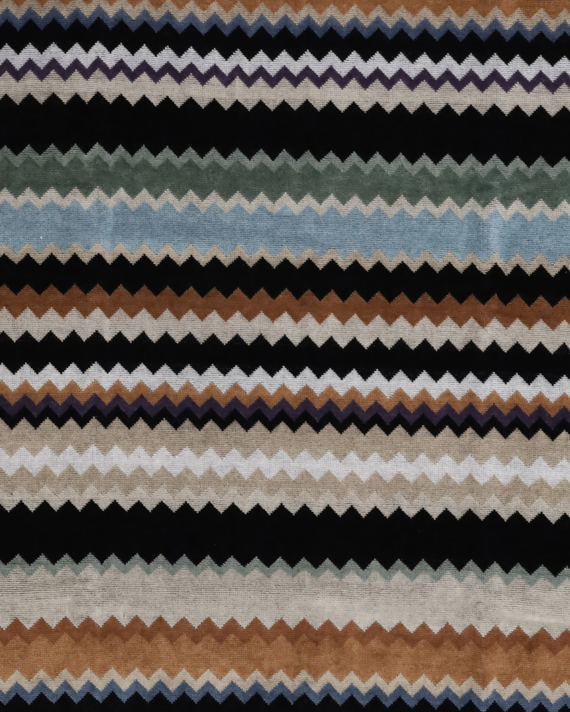 Zig zag pattern Towel - Image 5