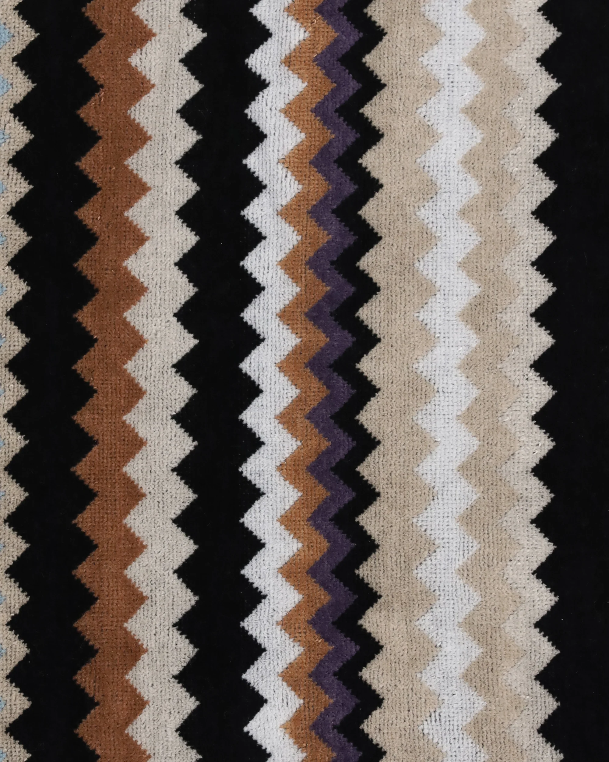 Zig zag patterned cotton Towel - Image 5